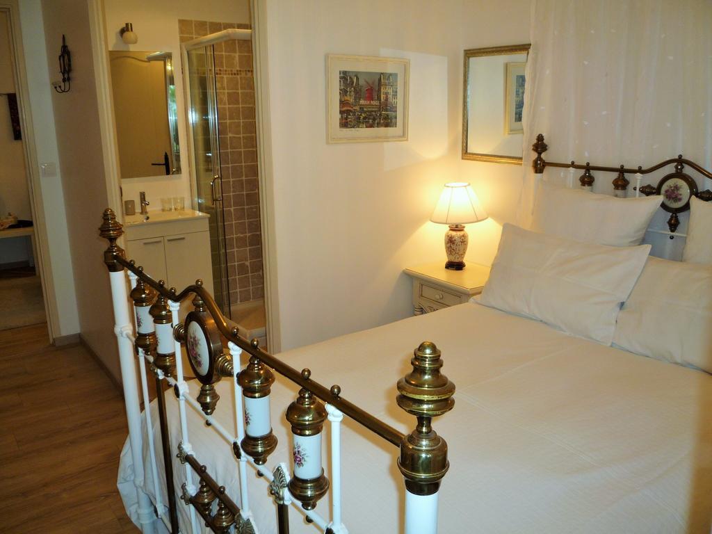 Bed and Breakfast Chez Edell Monpazier Zimmer foto